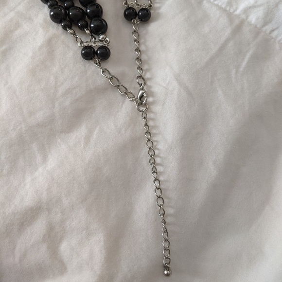 𝅺elegant Triple-Strand Black & Silver Necklace - Picture 3 of 7